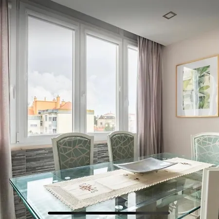 Проживание в семье Confortavel Com Varanda Амадора