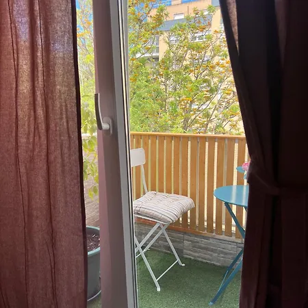 Pansiyon Confortavel Com Varanda Amadora